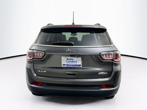 Used 2022 Jeep Compass Latitude w/ Sun and Sound Group AWD/4WD image 6