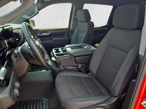 Used 2025 Chevrolet Silverado 1500 LT RWD image 16