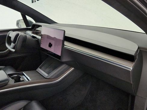 Used 2024 Tesla Model X image 28