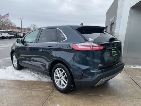 Used 2024 Ford Edge SEL w/ Convenience Package image 3