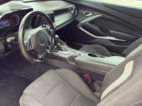 Used 2019 Chevrolet Camaro LT image 10