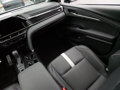 Certified 2025 Toyota Camry SE image 11