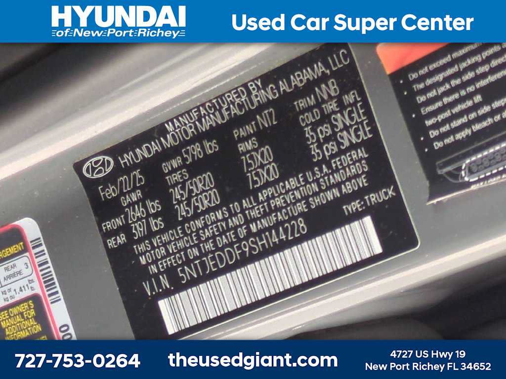 Certified 2025 Hyundai Santa Cruz Limited AWD/4WD image 35