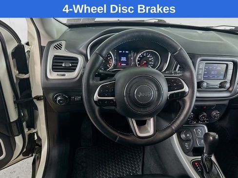 Used 2018 Jeep Compass Latitude w/ Cold Weather Group image 22