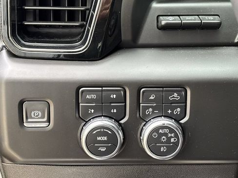 Used 2023 GMC Sierra 1500 AT4 w/ AT4 Premium Package AWD/4WD image 20