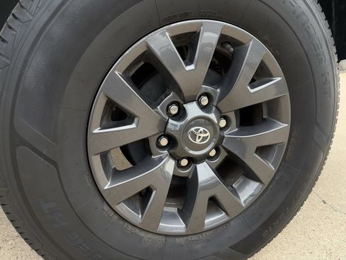 Used 2023 Toyota Tacoma SR5 RWD image 11