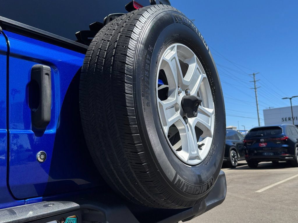 Used 2018 Jeep Wrangler Unlimited Sport S AWD/4WD image 23