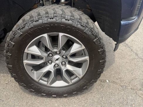 Used 2019 Chevrolet Silverado 1500 RST AWD/4WD image 17