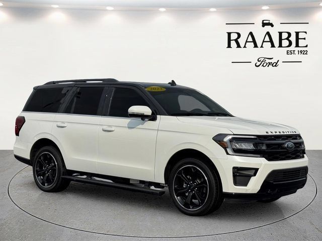Used 2023 Ford Expedition Limited AWD/4WD image 1