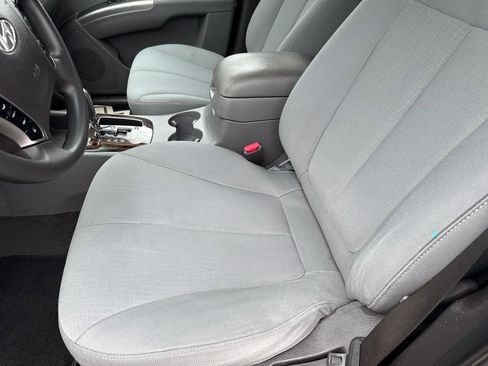 Used 2010 Hyundai Santa Fe GLS FWD image 10