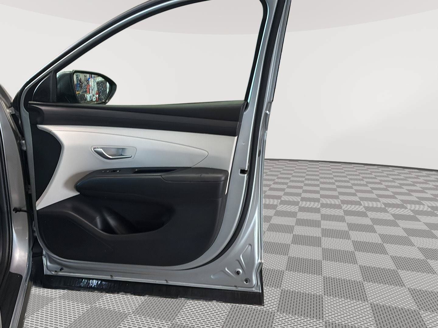 Used 2025 Hyundai Tucson SE AWD/4WD image 9