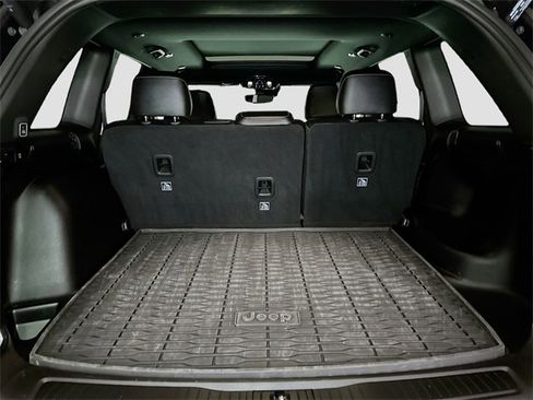 Certified 2024 Jeep Grand Cherokee Limited w/ Black Appearance Package image 34