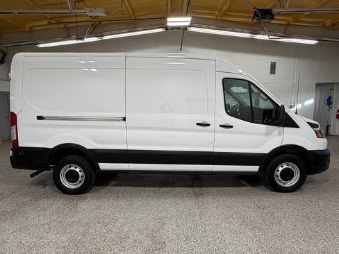 Used 2024 Ford Transit 250 148 Medium Roof w/ Load Area Protection Package image 5