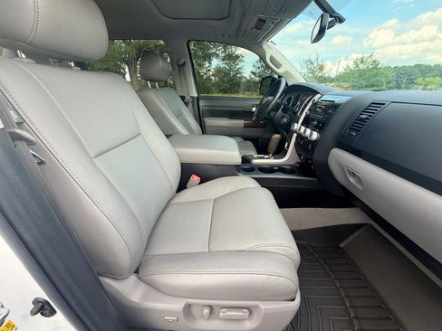 Used 2011 Toyota Tundra Limited w/ Memory Pkg AWD/4WD image 15