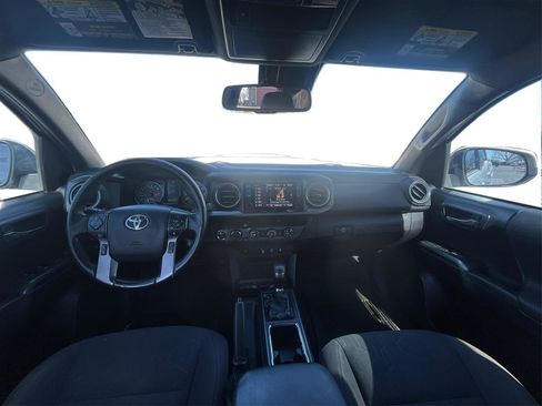 Used 2019 Toyota Tacoma TRD Sport AWD/4WD image 23