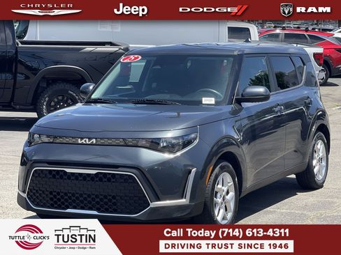 Used 2025 Kia Soul LX w/ LX Technology Package FWD image 3