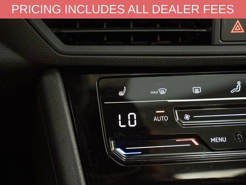 Used 2025 Volkswagen Jetta SE FWD image 14