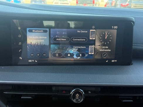 Certified 2025 Nissan Murano SV image 17