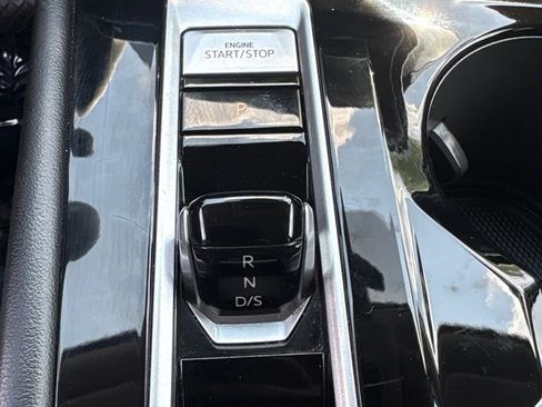 Used 2024 Volkswagen Atlas SE FWD image 25