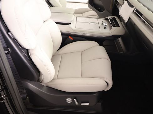 New 2026 Lincoln Navigator Premiere AWD/4WD image 14