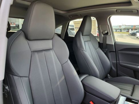 New 2025 Audi Q5 Premium Plus image 17