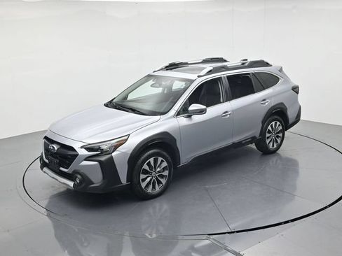 Used 2025 Subaru Outback Touring AWD/4WD image 46