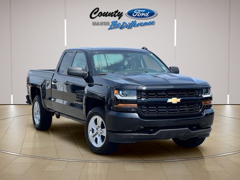 Used 2016 Chevrolet Silverado 1500 Custom w/ Custom Convenience Package AWD/4WD image 1