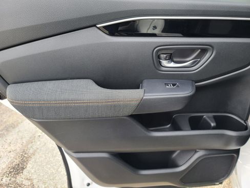 Used 2023 Honda Pilot Sport image 16