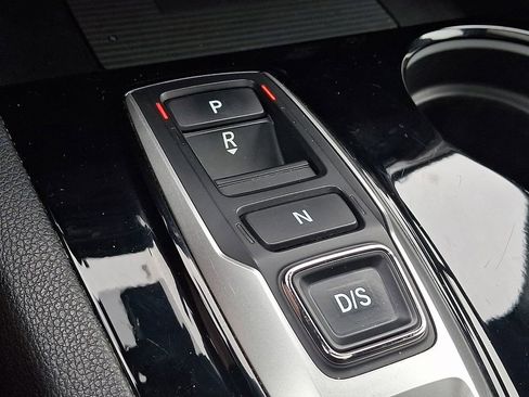 Used 2022 Honda Pilot Black Edition image 17