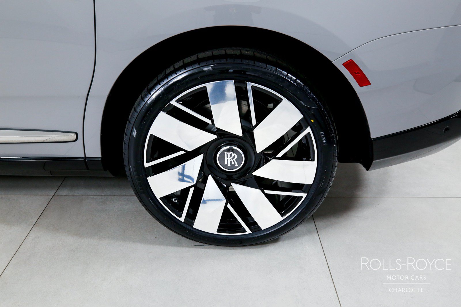 Used 2026 Rolls-Royce Cullinan AWD/4WD image 40