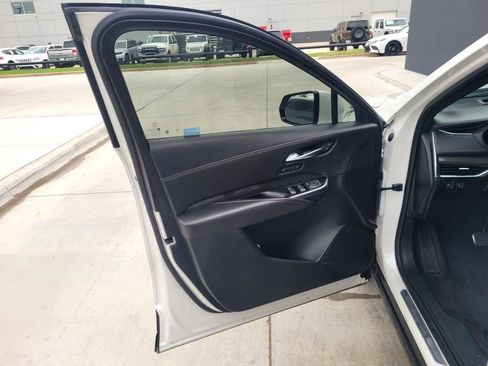 Used 2023 Cadillac XT4 Sport image 9