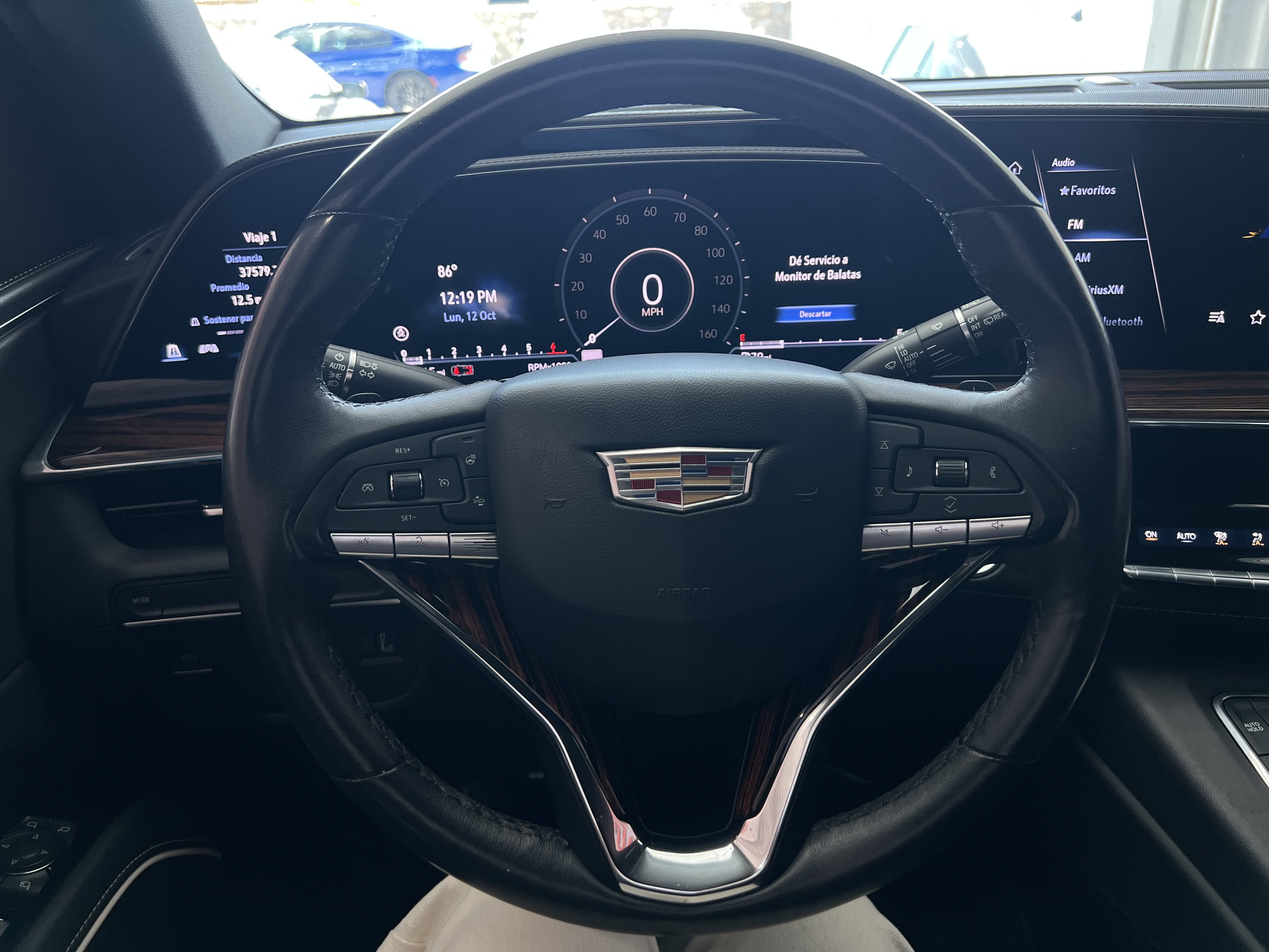 Used 2023 Cadillac Escalade Luxury RWD image 12