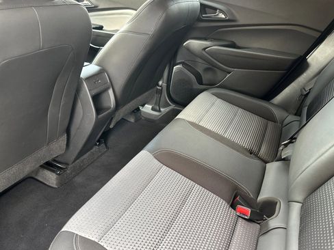 Certified 2025 Chevrolet Trax LT image 12