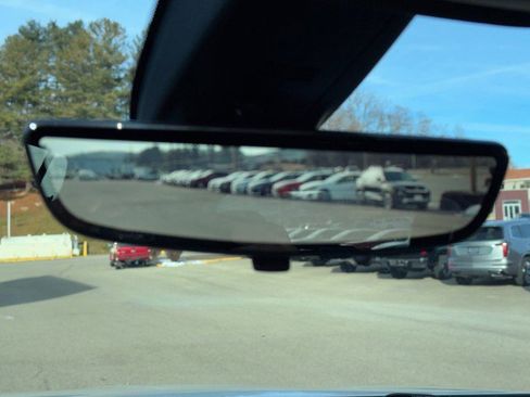 Used 2023 Chevrolet Traverse RS image 19