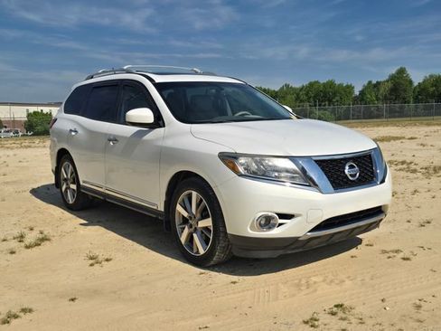 Used 2014 Nissan Pathfinder Platinum w/ Platinum Premium Package image 5
