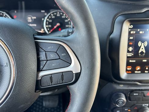 Used 2023 Jeep Renegade Trailhawk image 36