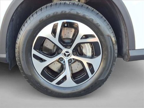 Used 2025 Mercedes-Benz GLC 350e 4MATIC image 24