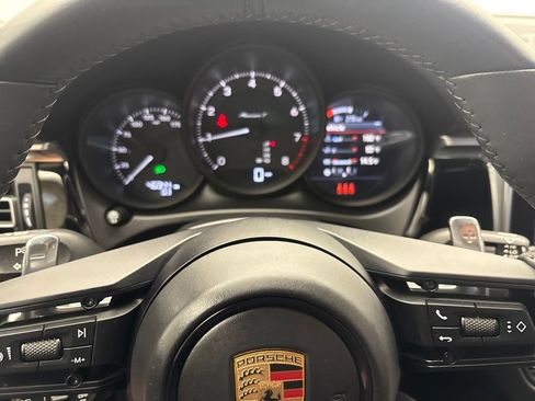 Certified 2024 Porsche Macan AWD/4WD image 31