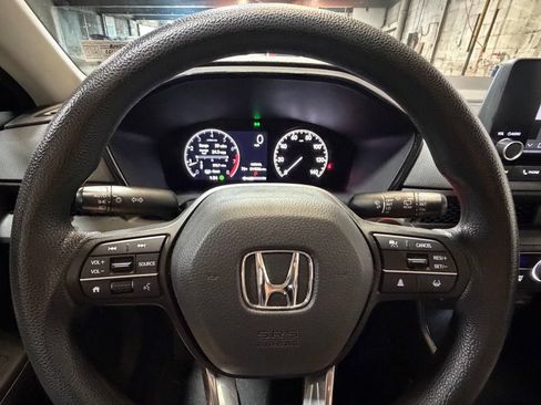 Used 2023 Honda CR-V LX image 9