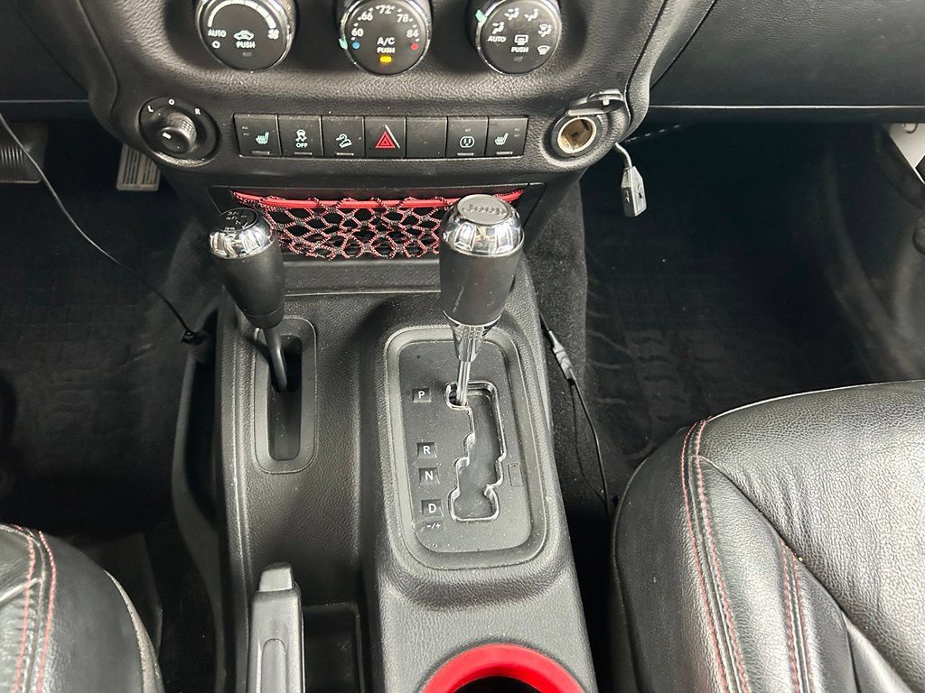Used 2017 Jeep Wrangler Unlimited Rubicon AWD/4WD image 24