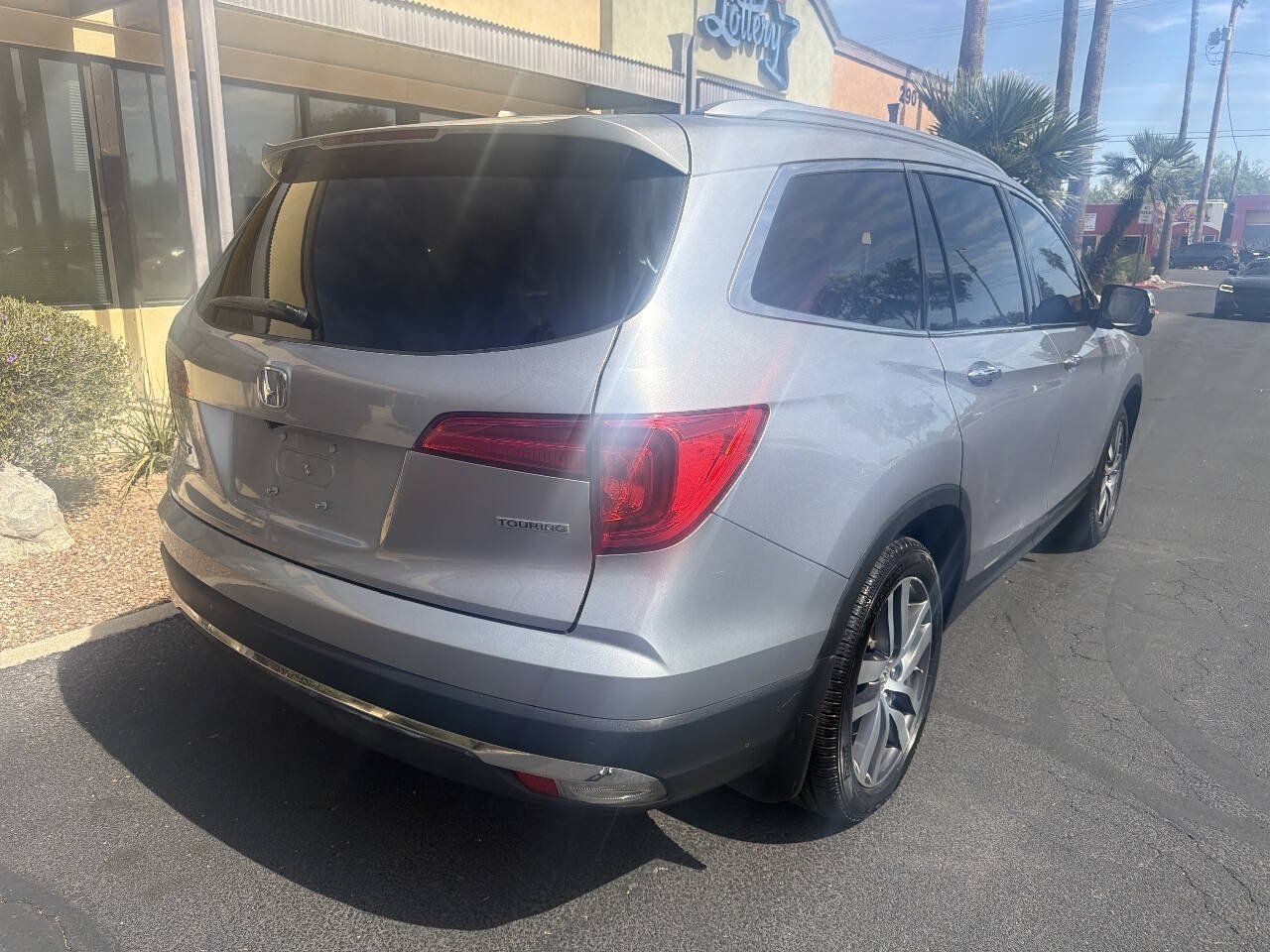 Used 2017 Honda Pilot Touring image 13