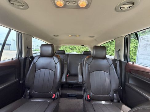 Used 2014 Buick Enclave Leather w/ Trailering Provision Package FWD image 3