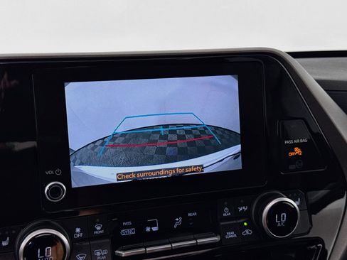 Certified 2026 Toyota Highlander XLE AWD/4WD image 17