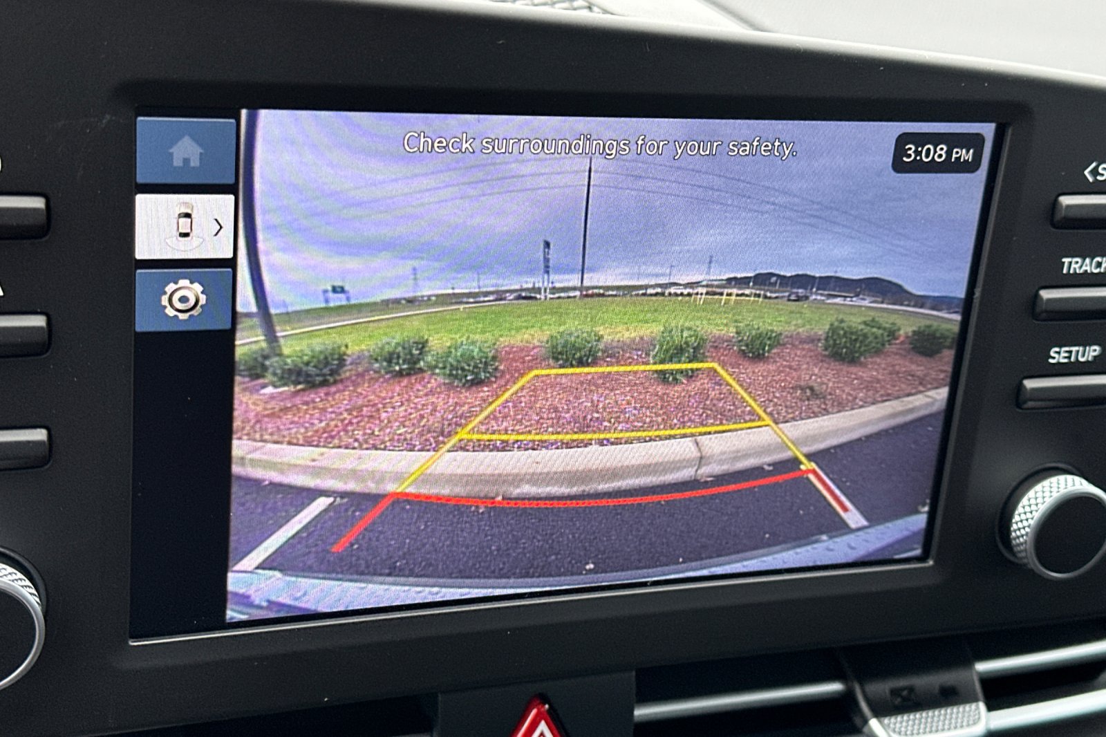 Used 2026 Hyundai Elantra SE FWD image 17