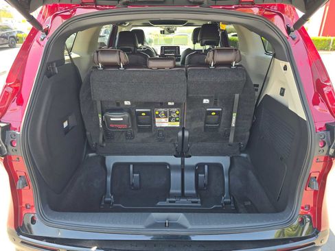 Certified 2024 Toyota Sienna Platinum FWD image 16