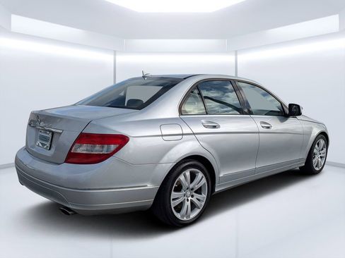 Used 2009 Mercedes-Benz C 300 Sedan image 3
