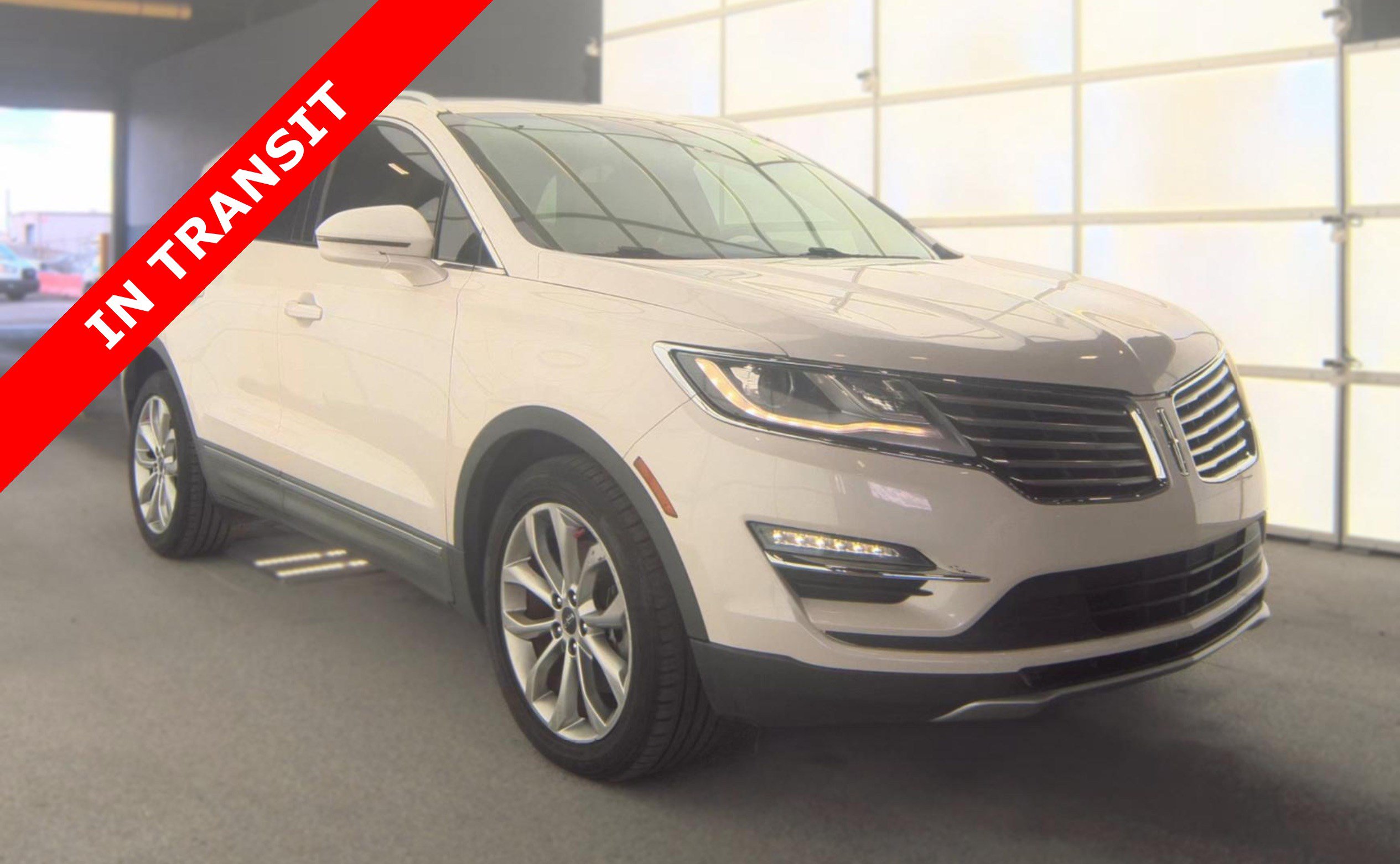 Used 2017 Lincoln MKC Select w/ Select Plus Package FWD image 3