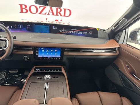 New 2025 Lincoln Navigator Reserve image 12