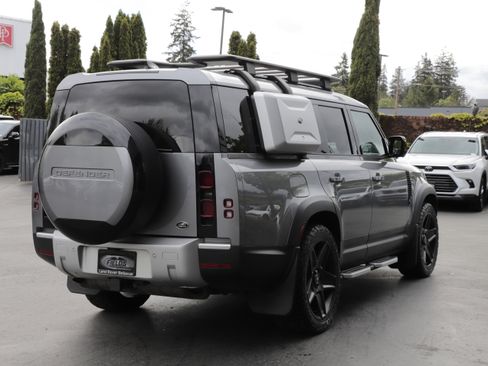 Certified 2023 Land Rover Defender 130 SE AWD/4WD image 8