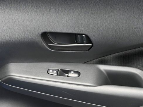 Used 2025 Nissan Kicks Play S image 35